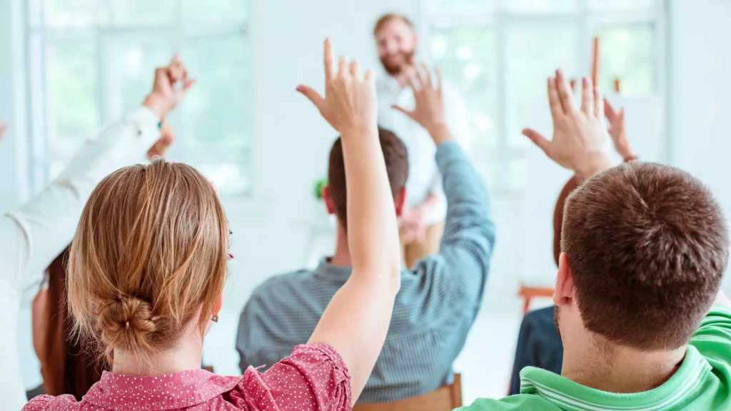 Kecerdasan emosional dapat dilatih dengan mengikuti pelatihan eksekutif atau mentoring di MarkPlus Institute