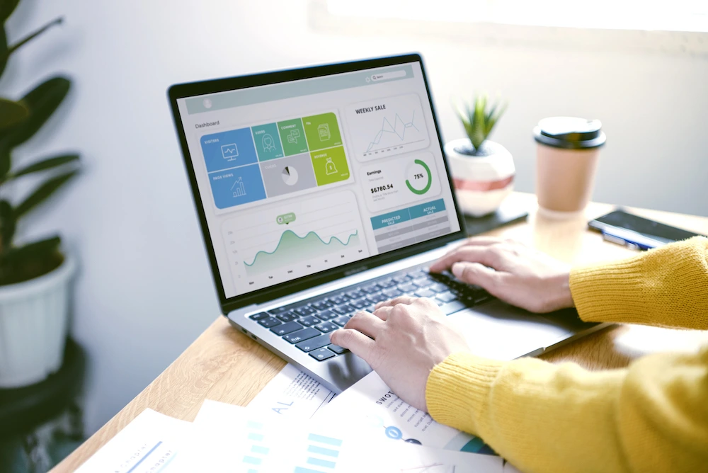 Membangun CRM