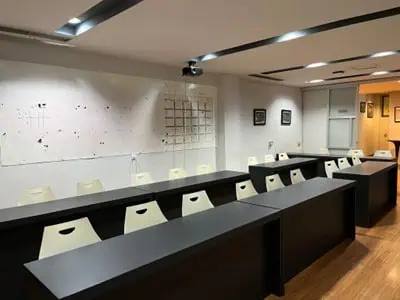 Focus-Group-Discussion-Room-MarkPlus-Institute-Surabaya